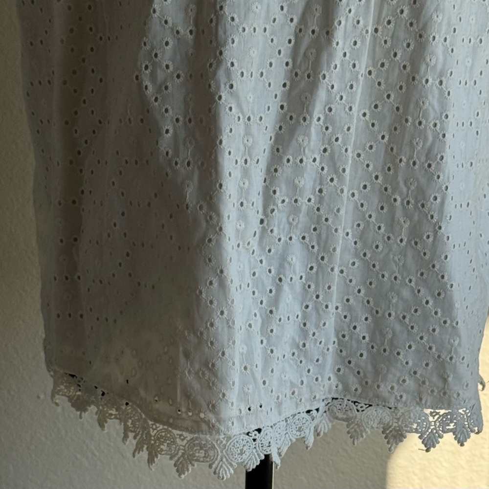 Chic Light Cream Eyelet Blouse - Picture 4 of 4